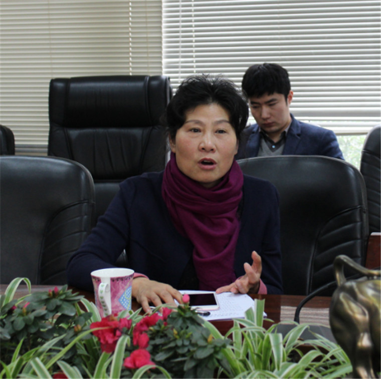 集團(tuán)監(jiān)事長郁總發(fā)言